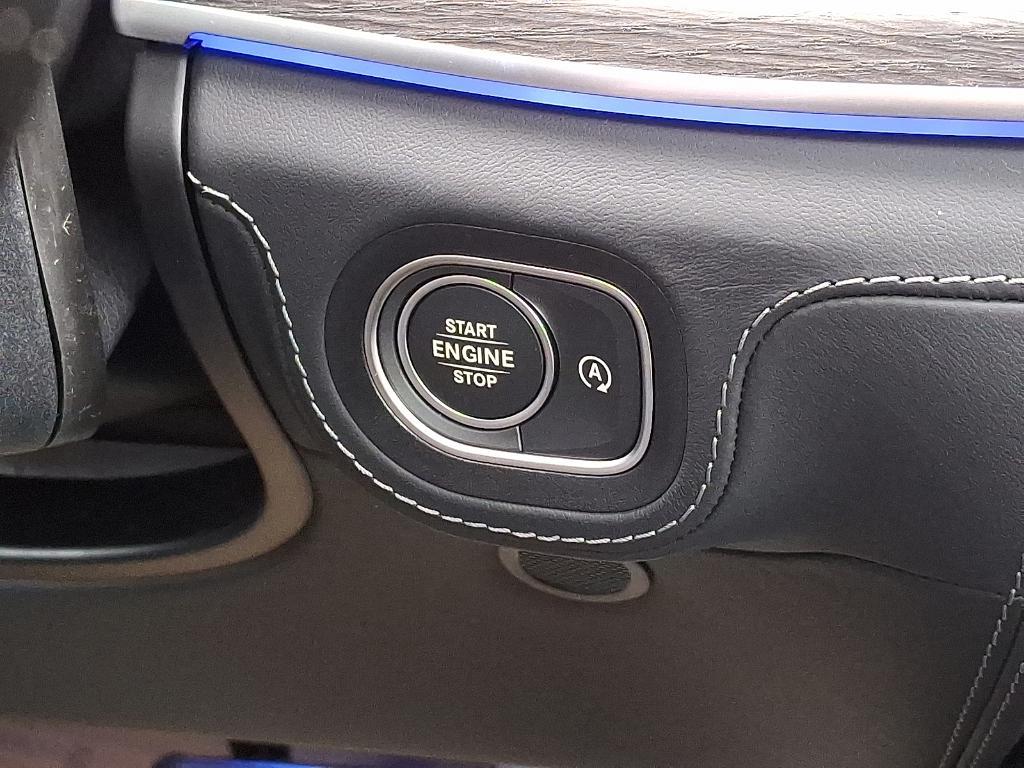 new 2026 Mercedes-Benz Maybach GLS 600 car, priced at $185,250