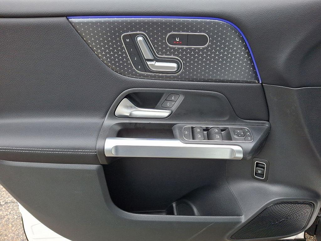 new 2026 Mercedes-Benz GLB 250 car, priced at $52,020