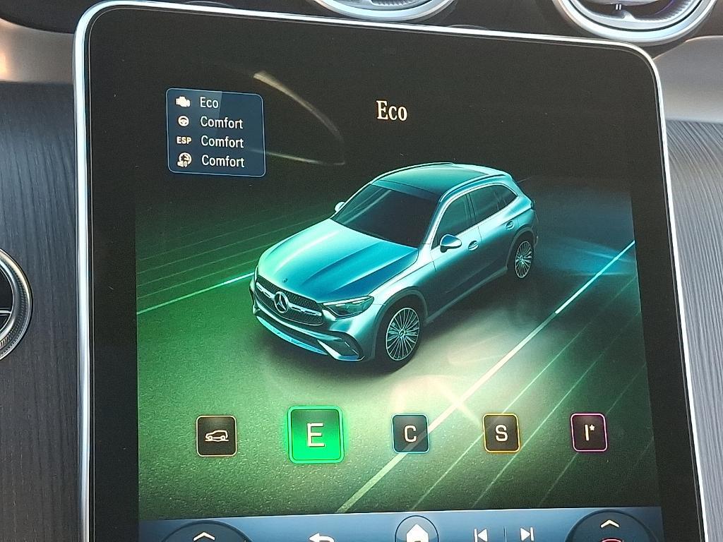 new 2026 Mercedes-Benz GLC 300 car