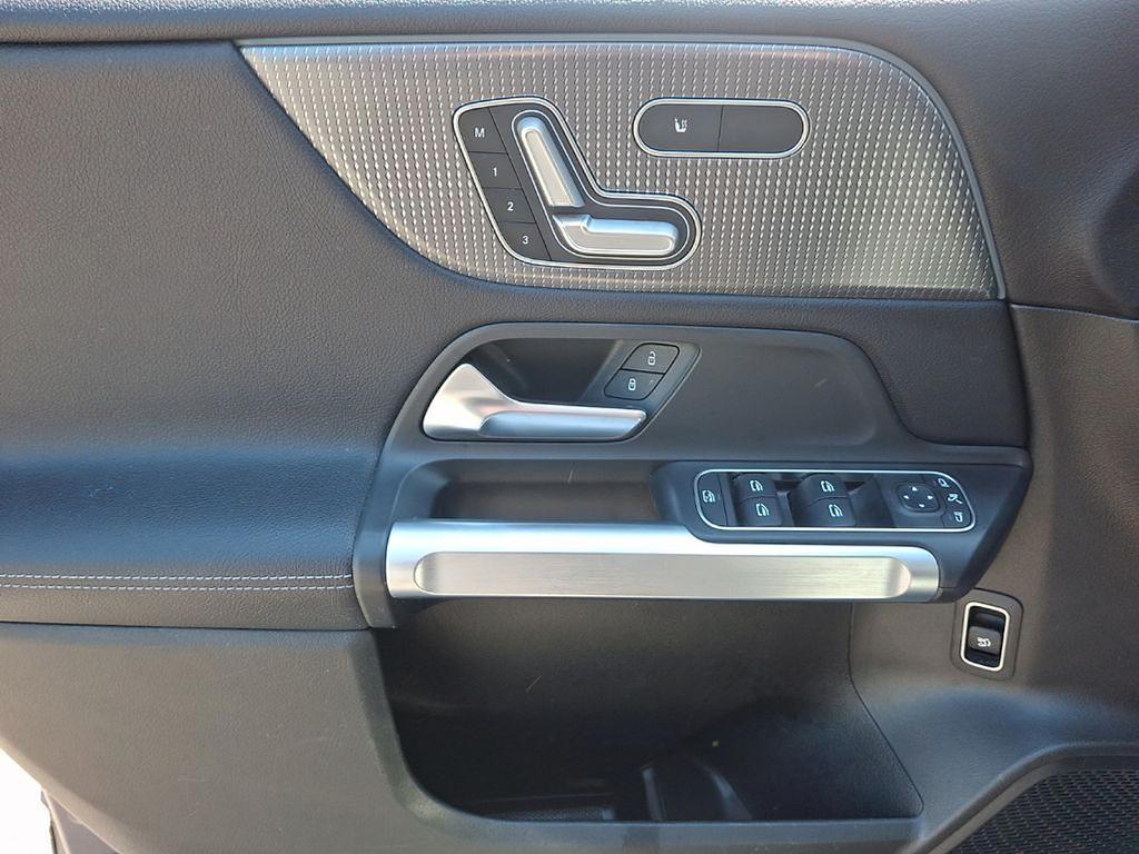 used 2020 Mercedes-Benz GLB 250 car, priced at $18,900