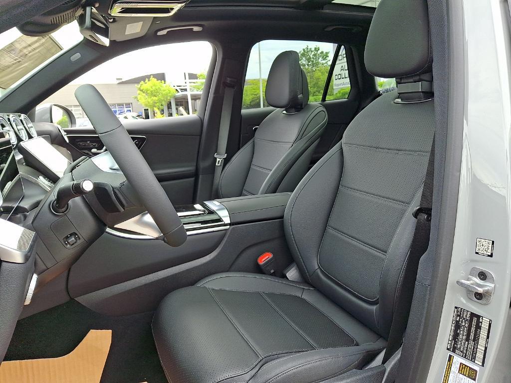 new 2026 Mercedes-Benz GLC 300 car, priced at $59,085