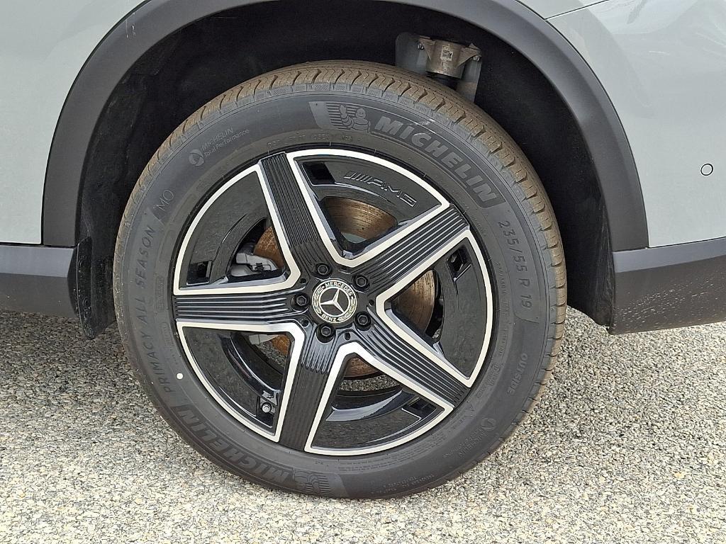 new 2026 Mercedes-Benz GLC 300 car, priced at $59,085