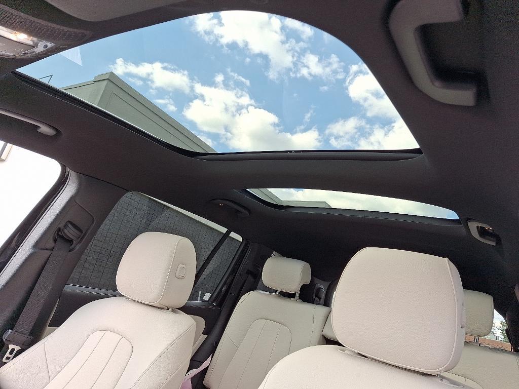 used 2025 Mercedes-Benz GLB 250 car, priced at $41,900