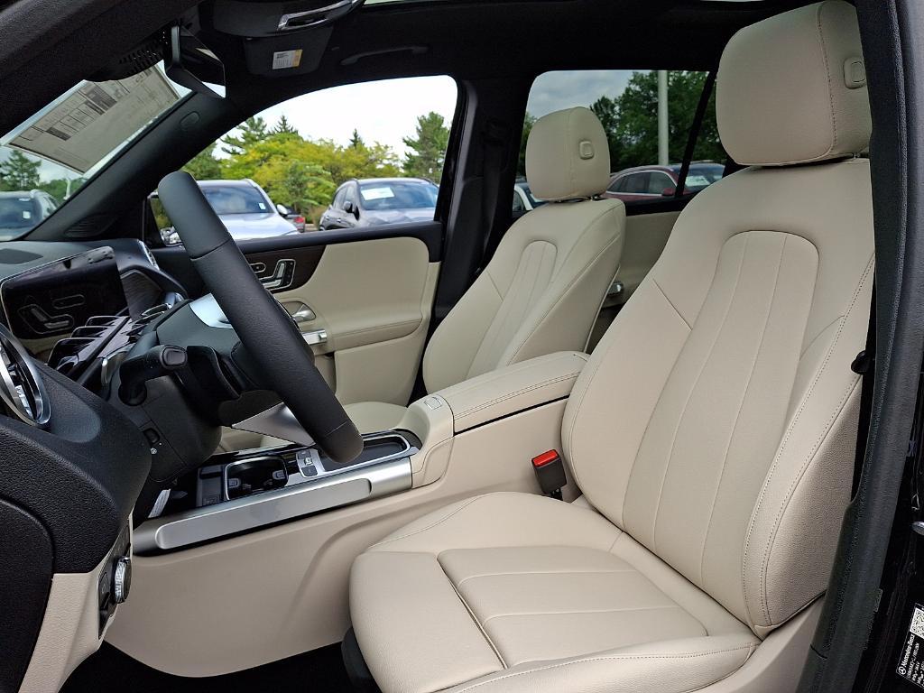 new 2026 Mercedes-Benz GLB 250 car