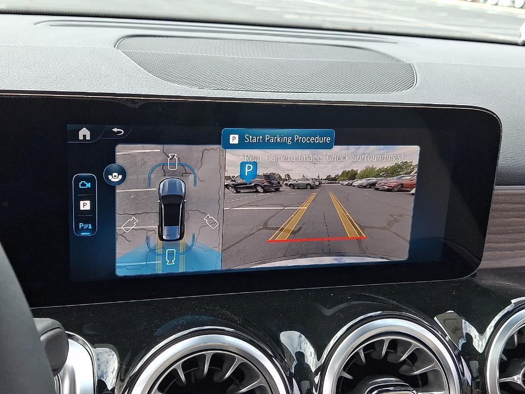 new 2026 Mercedes-Benz GLB 250 car