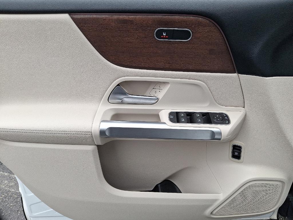 used 2022 Mercedes-Benz GLB 250 car, priced at $29,900