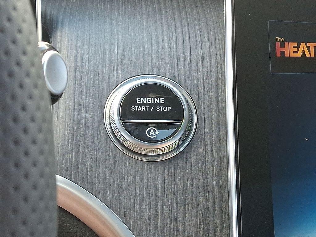 new 2025 Mercedes-Benz GLC 300 car, priced at $58,645