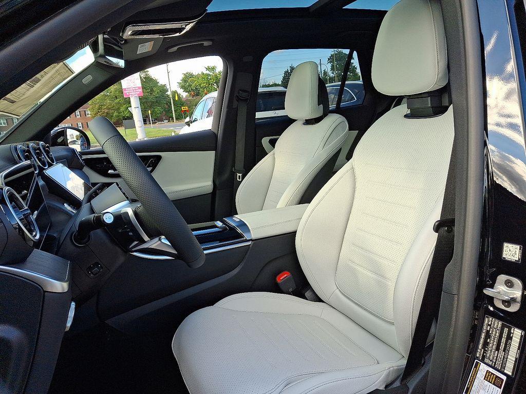 new 2025 Mercedes-Benz GLC 300 car, priced at $58,645