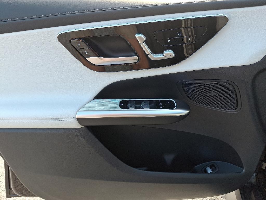 new 2025 Mercedes-Benz GLC 300 car, priced at $58,645