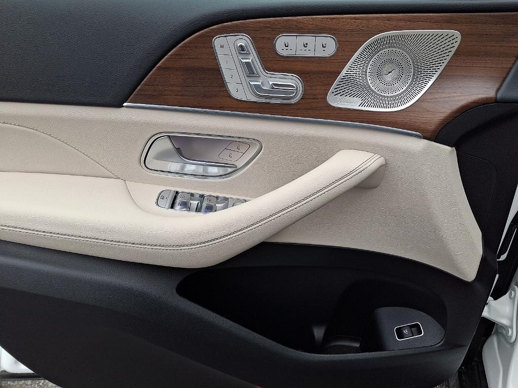 new 2026 Mercedes-Benz GLS 450 car, priced at $93,030