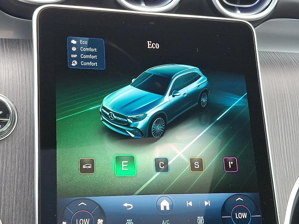 new 2026 Mercedes-Benz GLC 300 car