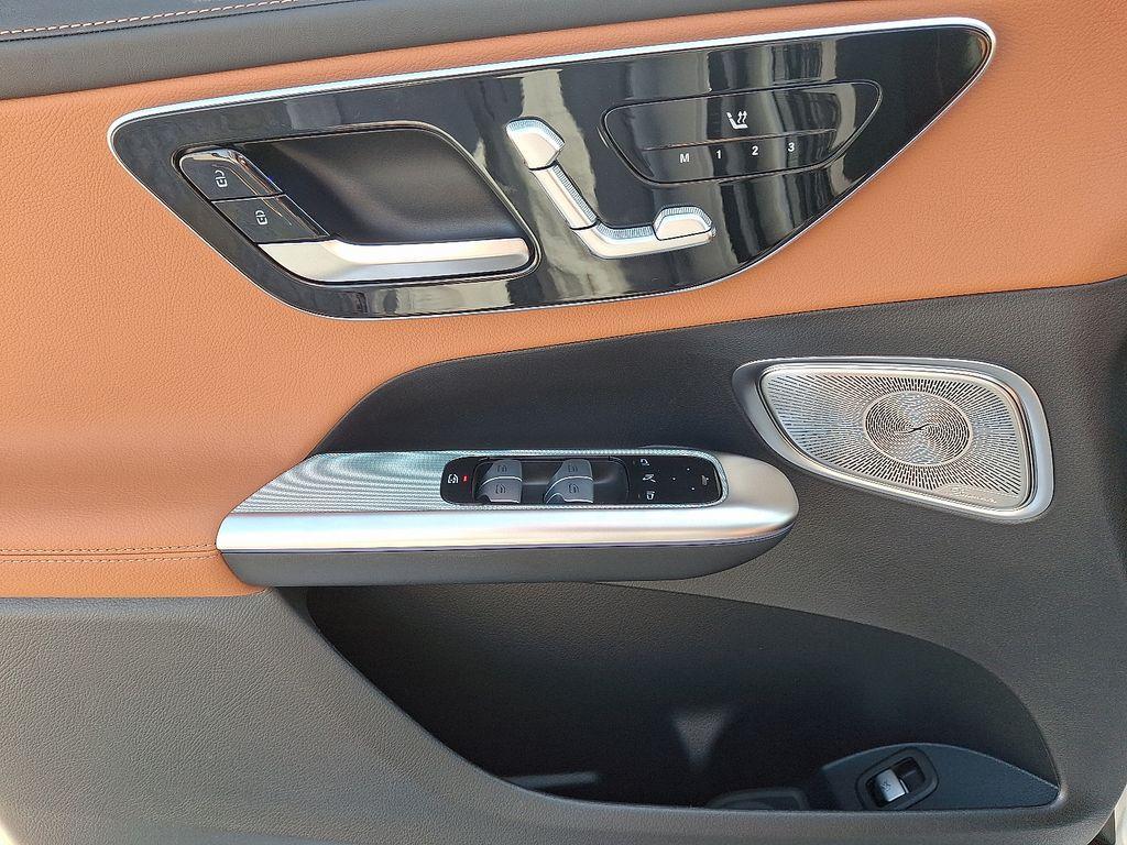 new 2026 Mercedes-Benz GLC 300 car