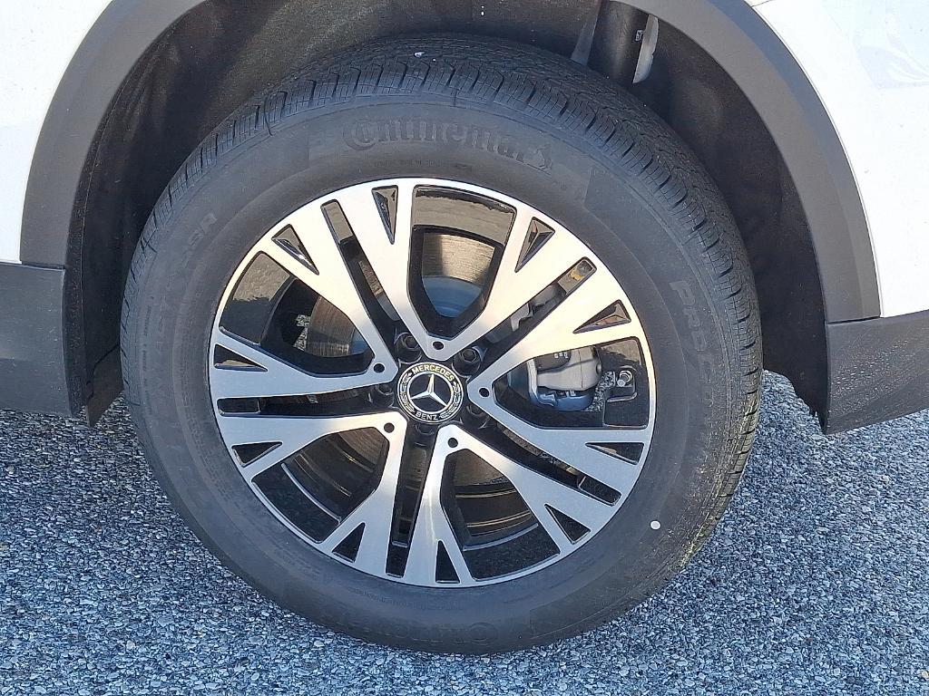 new 2025 Mercedes-Benz GLA 250 car, priced at $44,250