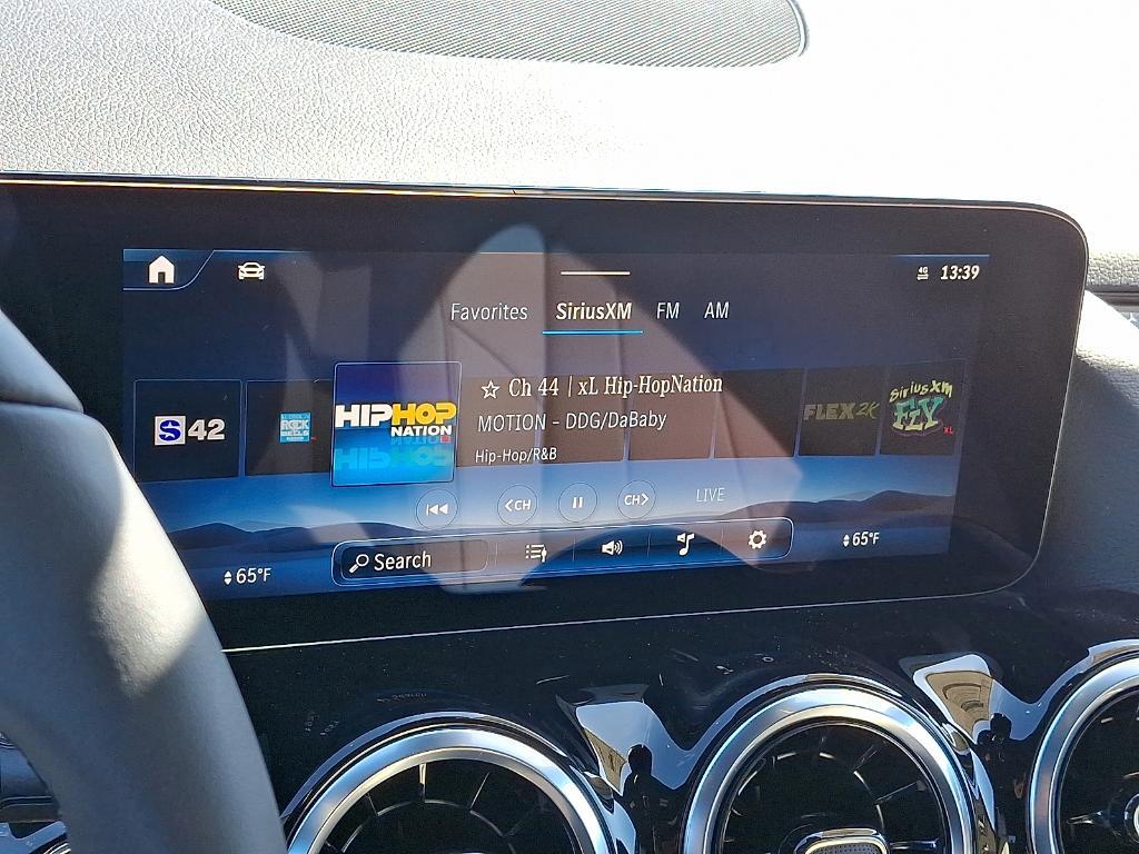 new 2025 Mercedes-Benz GLA 250 car, priced at $44,250