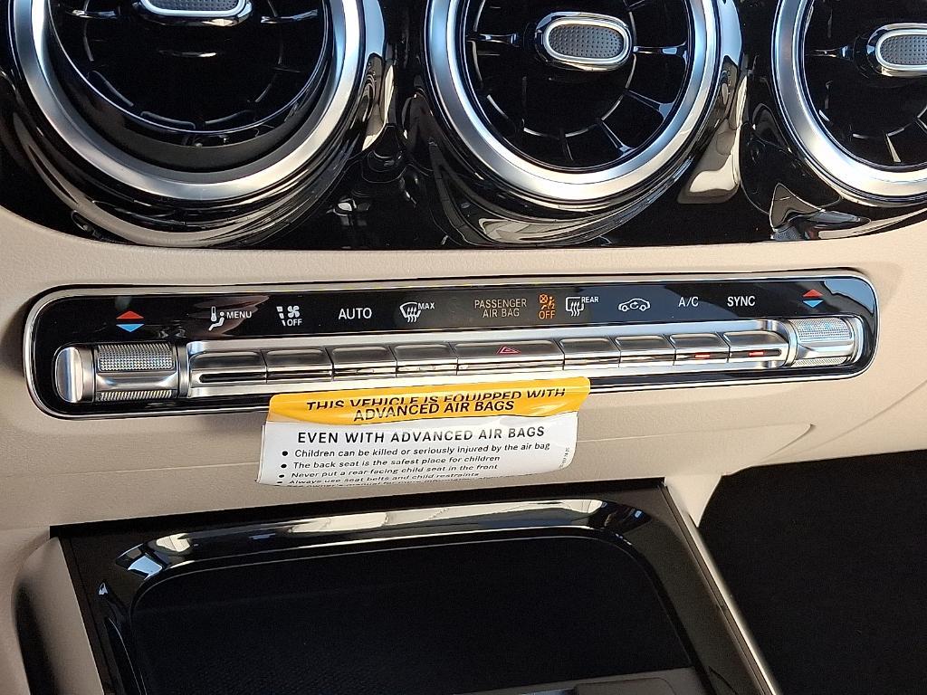 new 2025 Mercedes-Benz GLA 250 car, priced at $44,250