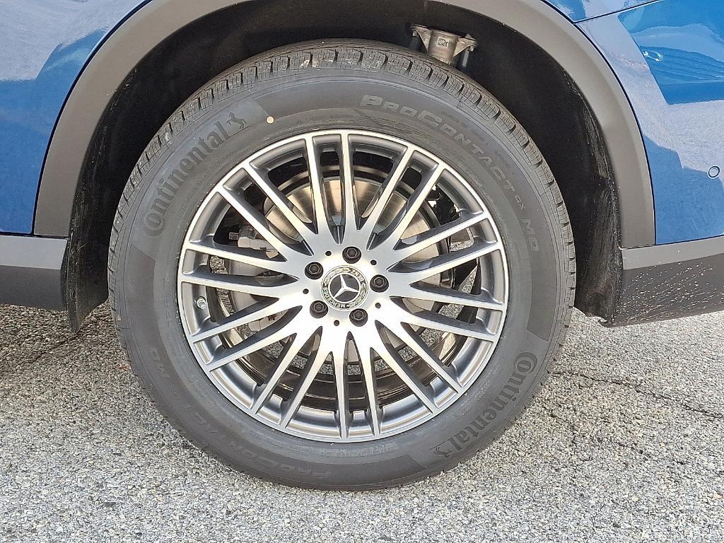 new 2026 Mercedes-Benz GLC 300 car, priced at $55,335