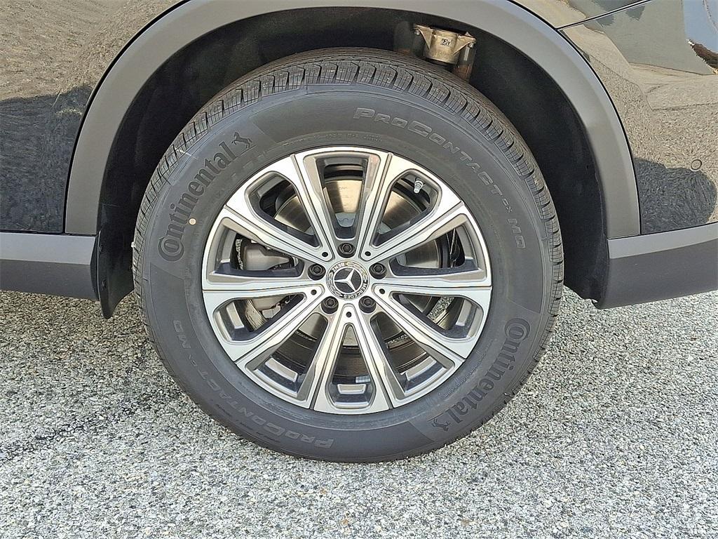 new 2026 Mercedes-Benz GLC 300 car, priced at $57,685