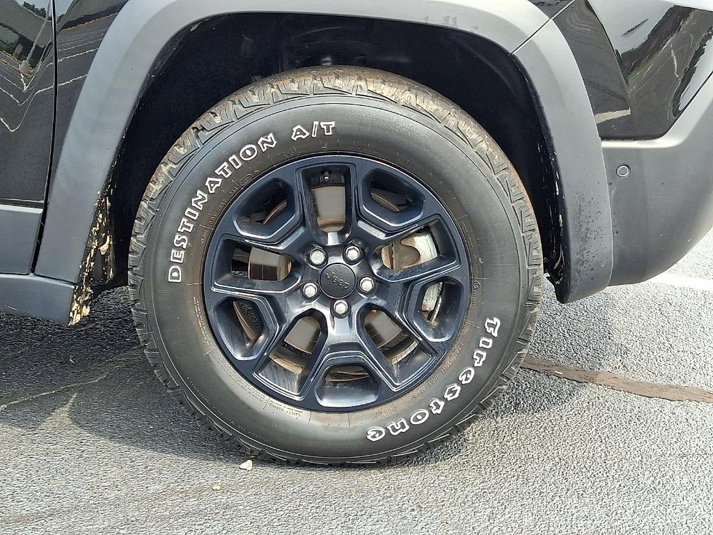 used 2021 Jeep Cherokee car, priced at $24,820