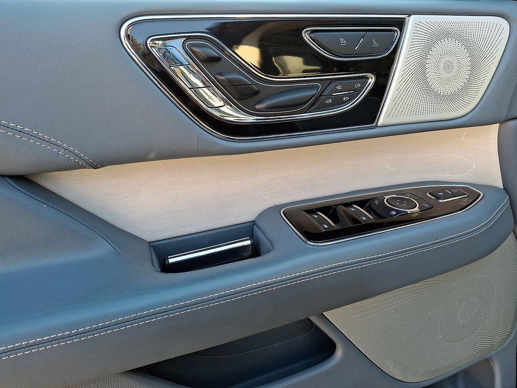used 2023 Lincoln Navigator L car, priced at $65,900