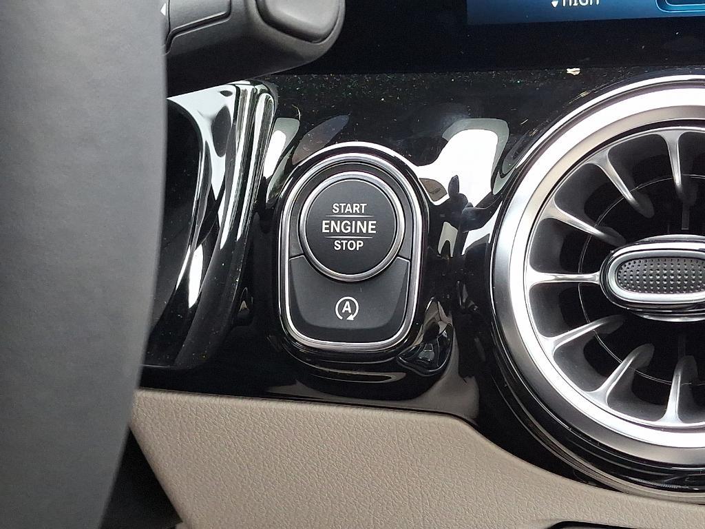 new 2026 Mercedes-Benz GLA 250 car, priced at $49,330