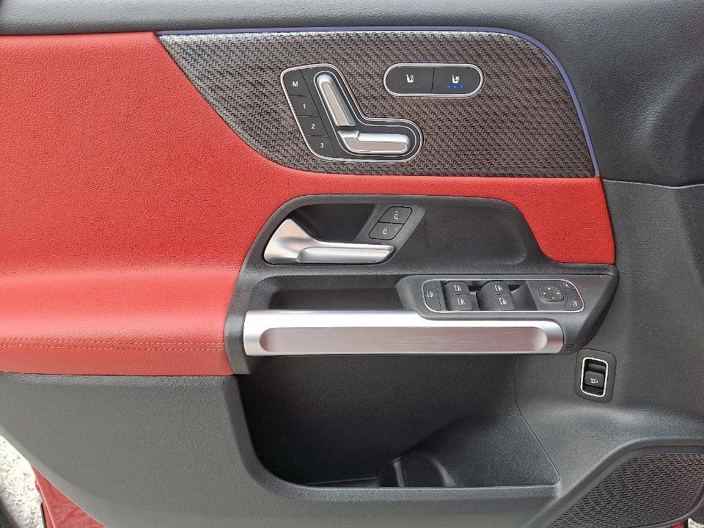 used 2022 Mercedes-Benz GLB 250 car, priced at $33,900