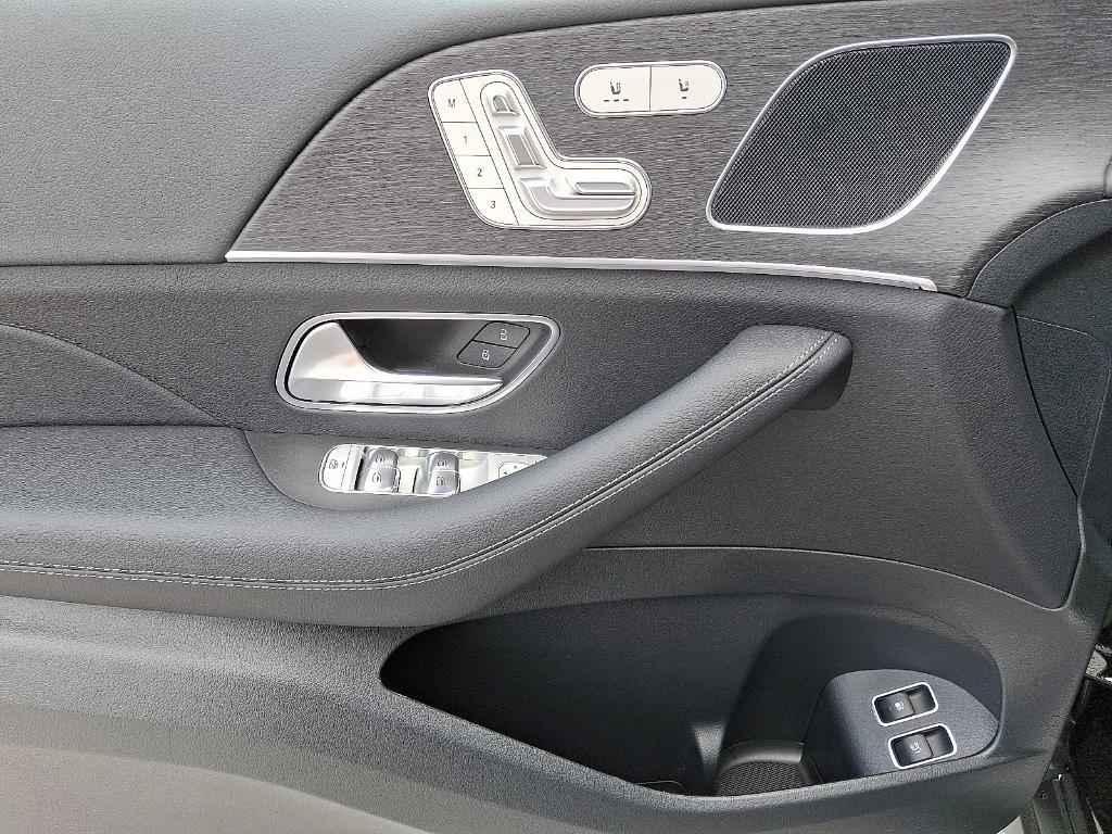 new 2025 Mercedes-Benz GLE 450e car