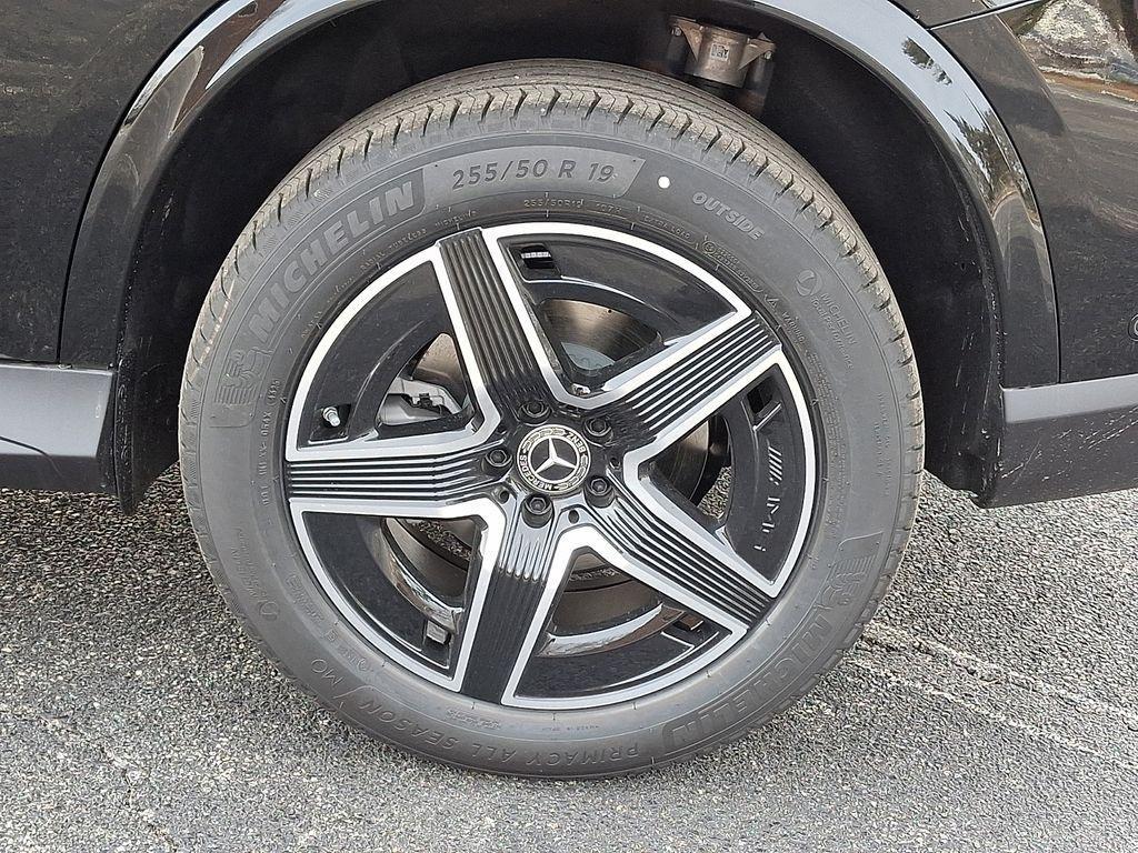 new 2026 Mercedes-Benz GLC 300 car, priced at $58,335