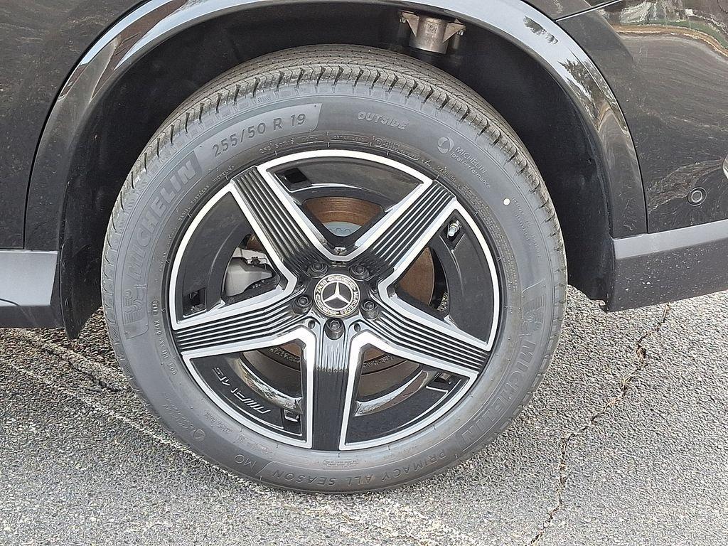 new 2026 Mercedes-Benz GLC 300 car, priced at $61,300