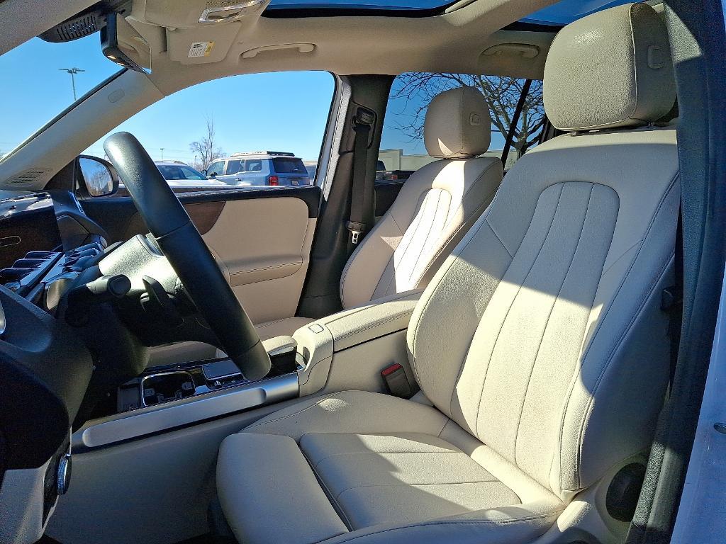 used 2022 Mercedes-Benz GLB 250 car, priced at $30,900