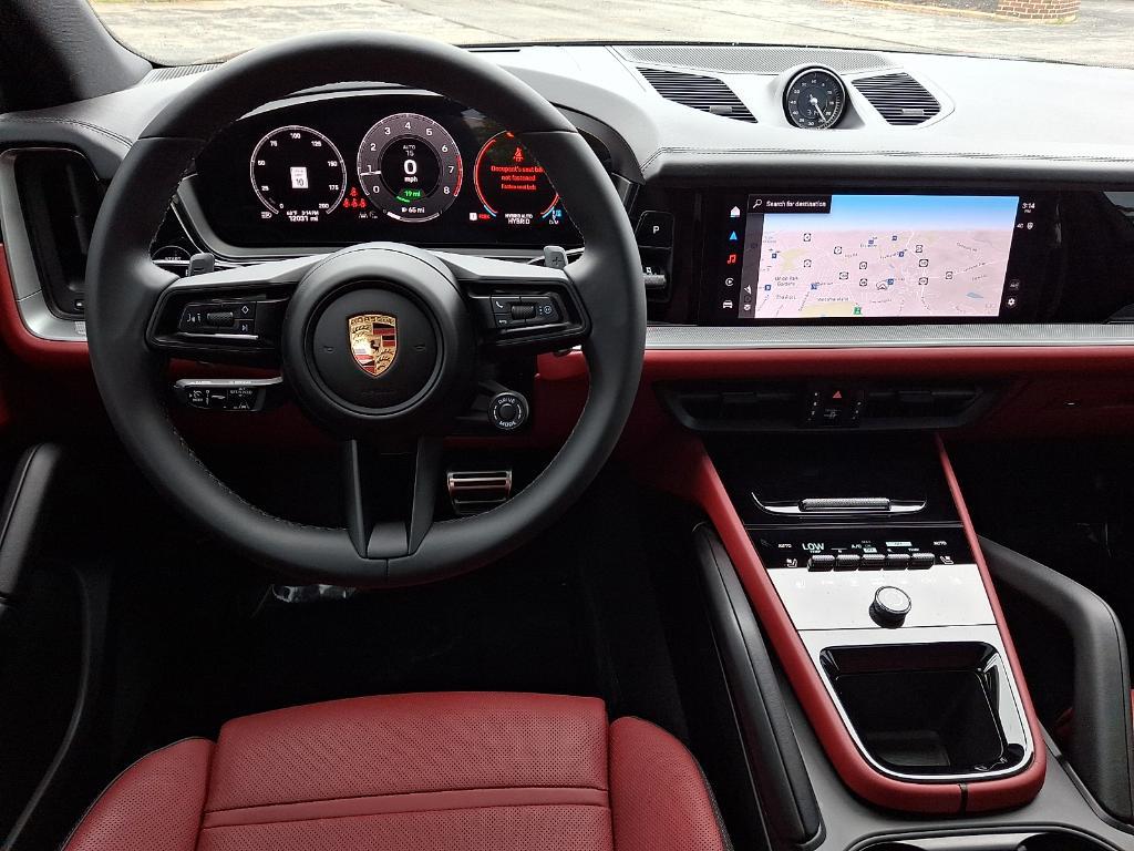 used 2024 Porsche Cayenne car