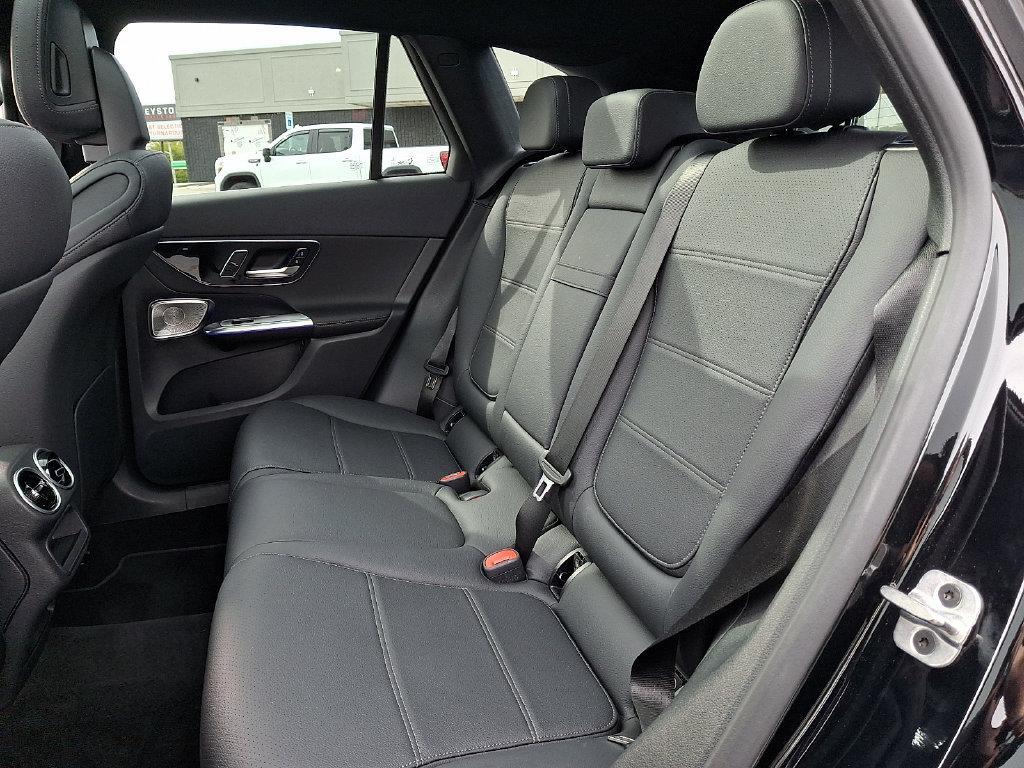 Mercedes-Benz GLC view 10