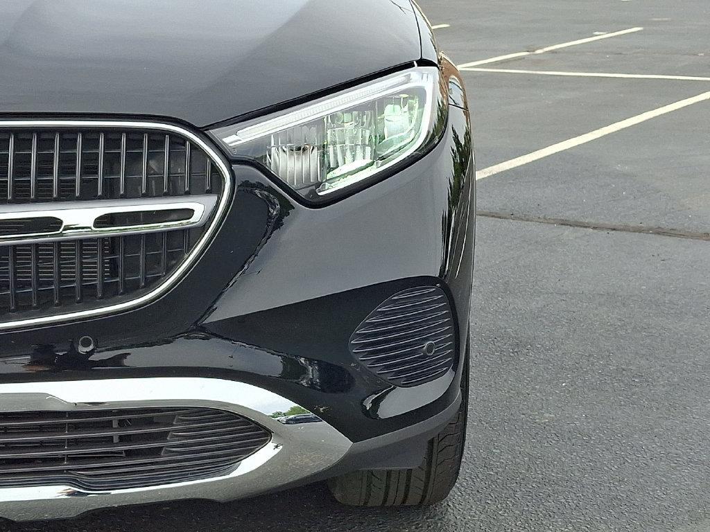 Mercedes-Benz GLC view 9