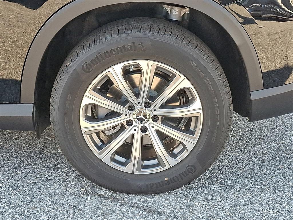 new 2026 Mercedes-Benz GLC 300 car, priced at $57,585