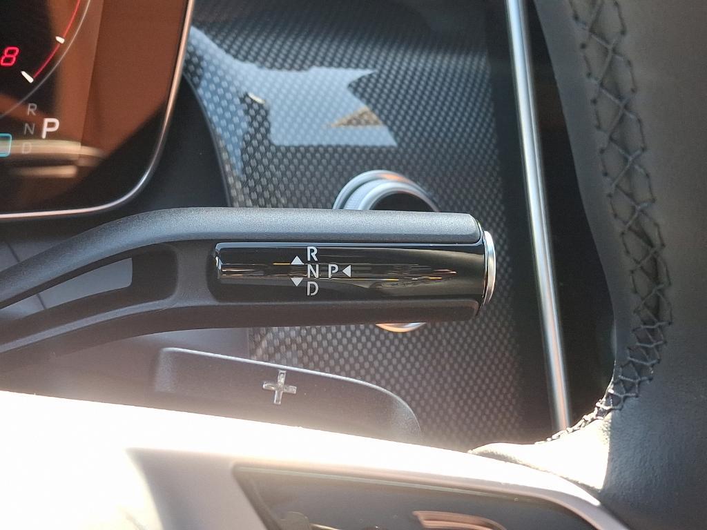 new 2025 Mercedes-Benz GLC 300 car