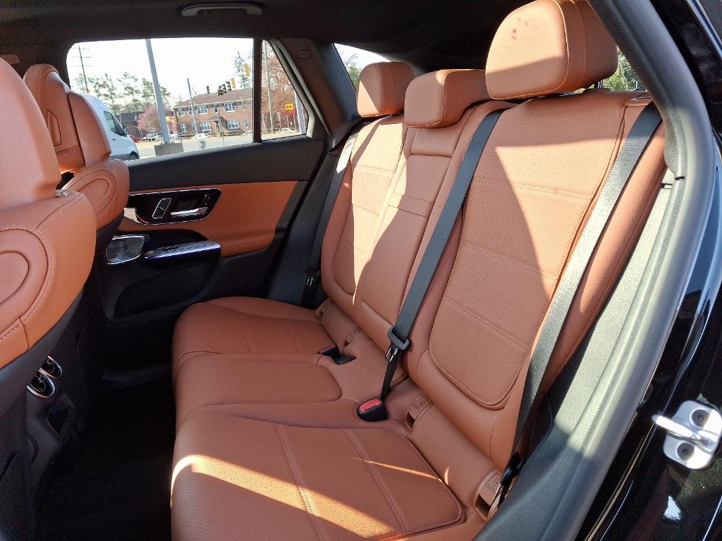 new 2025 Mercedes-Benz GLC 300 car