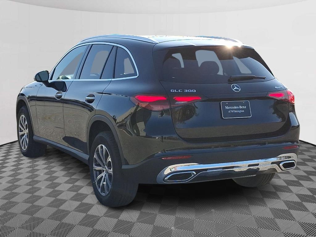 new 2025 Mercedes-Benz GLC 300 car