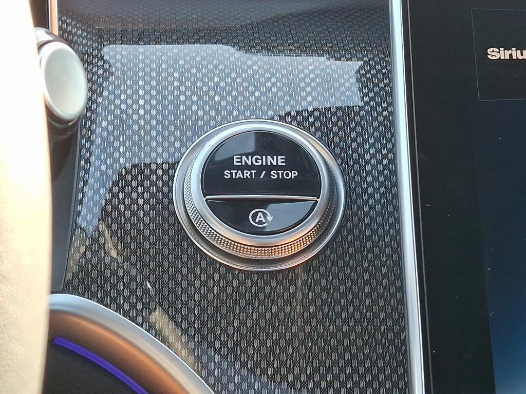 new 2025 Mercedes-Benz GLC 300 car