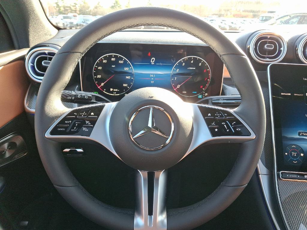 new 2025 Mercedes-Benz GLC 300 car