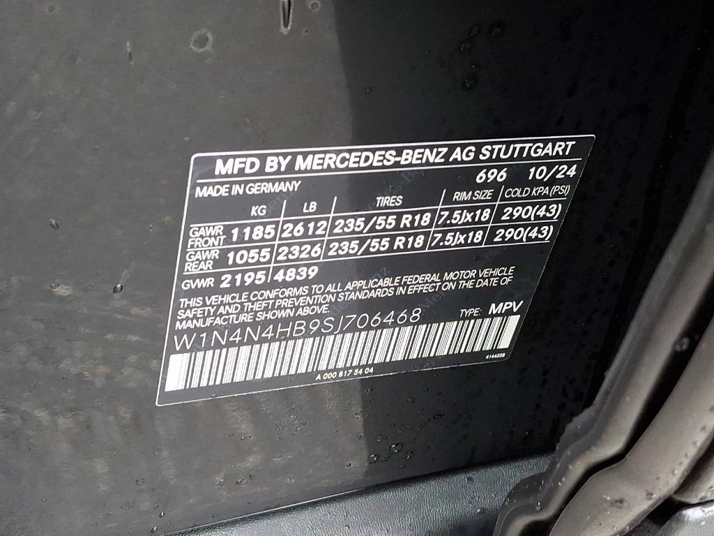 used 2025 Mercedes-Benz GLA 250 car, priced at $40,900