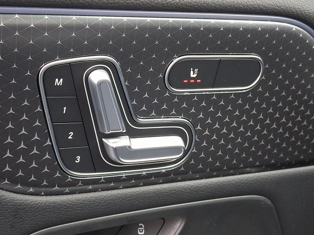 used 2025 Mercedes-Benz GLA 250 car, priced at $40,900