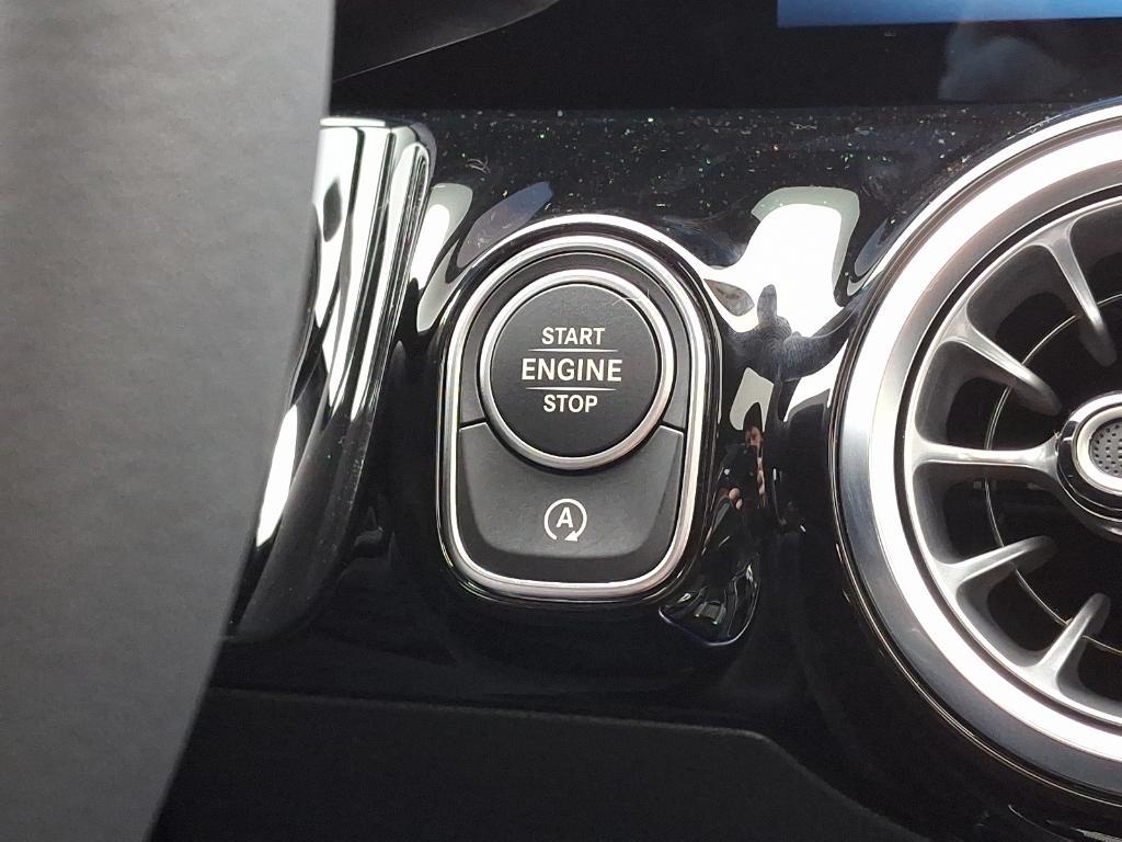 used 2025 Mercedes-Benz GLA 250 car, priced at $40,900