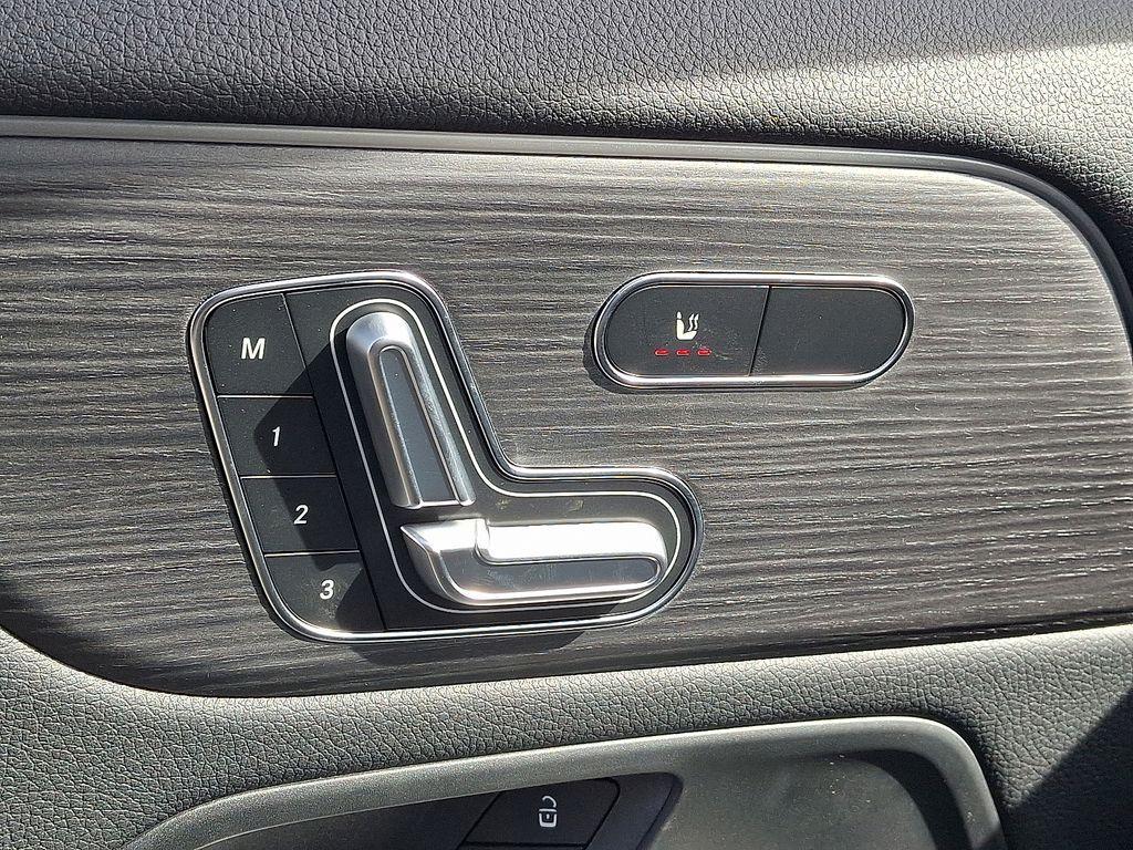 new 2026 Mercedes-Benz GLA 250 car, priced at $51,450