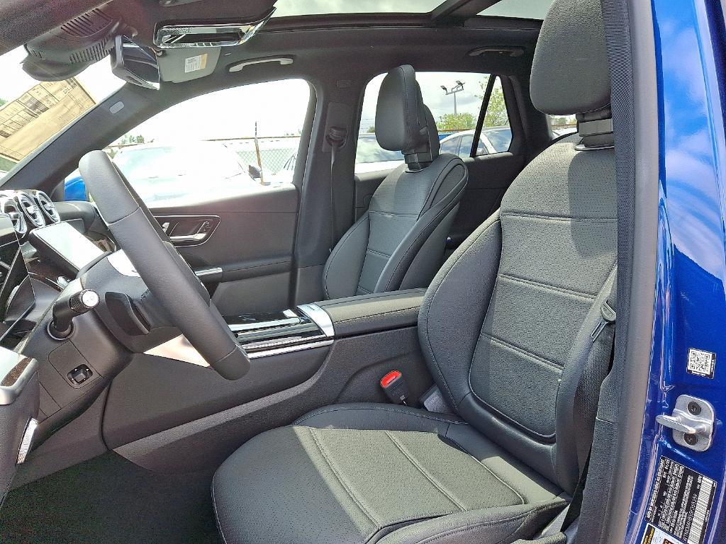 new 2025 Mercedes-Benz GLC 300 car, priced at $57,955