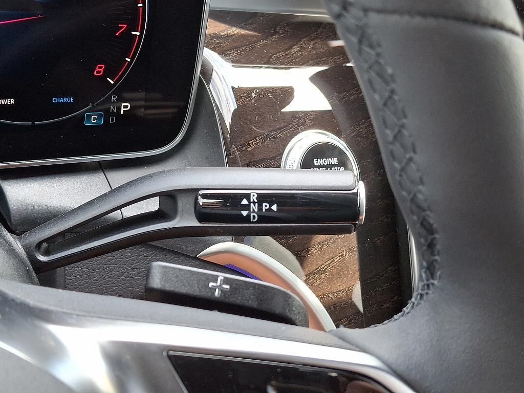 new 2025 Mercedes-Benz GLC 300 car, priced at $57,955