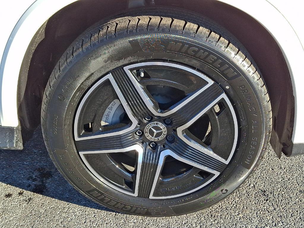 used 2023 Mercedes-Benz GLC 300 car, priced at $39,900