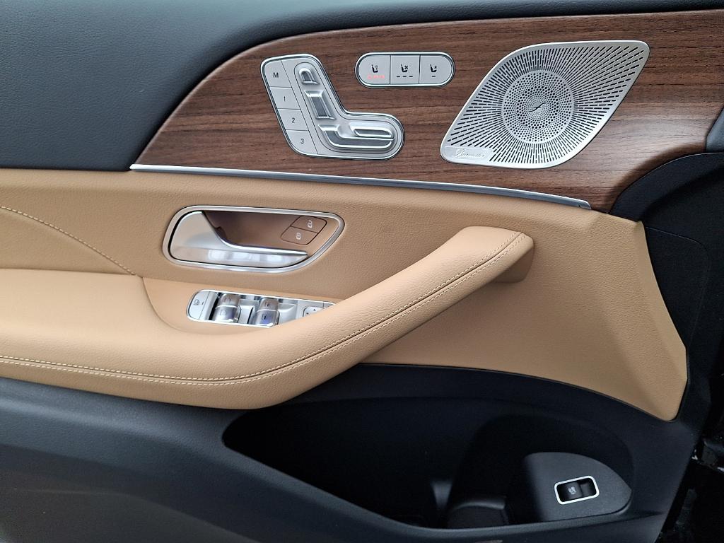 new 2026 Mercedes-Benz GLS 450 car, priced at $99,215