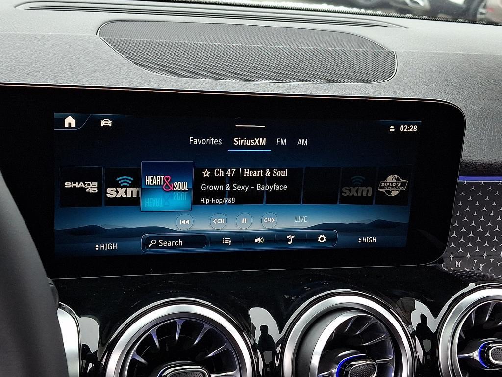 new 2026 Mercedes-Benz GLB 250 car