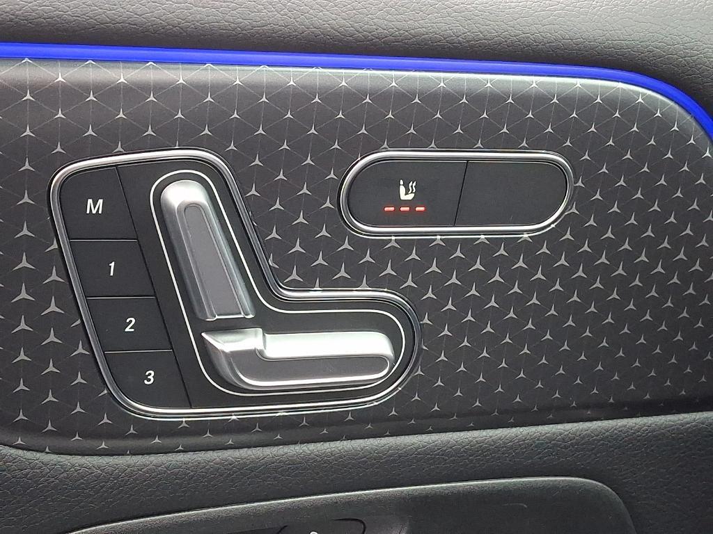 new 2026 Mercedes-Benz GLB 250 car