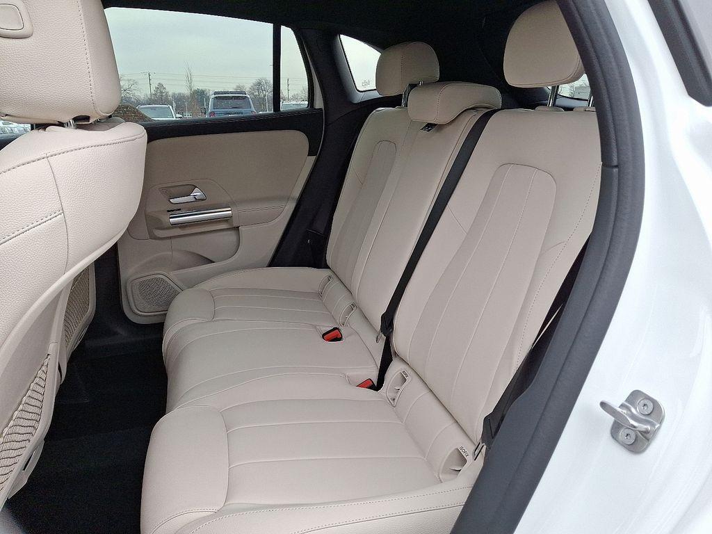 new 2026 Mercedes-Benz GLA 250 car, priced at $45,250