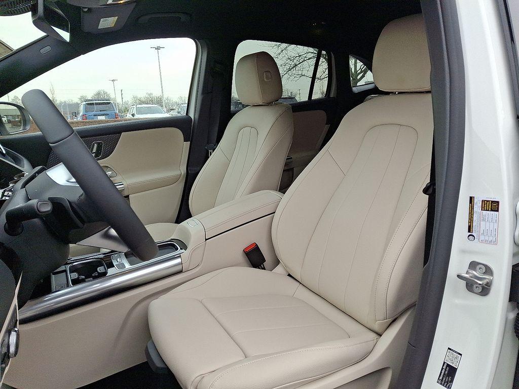 new 2026 Mercedes-Benz GLA 250 car, priced at $45,250